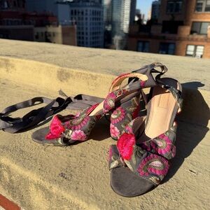 Topshop Gray and Pink Embroidered Heels